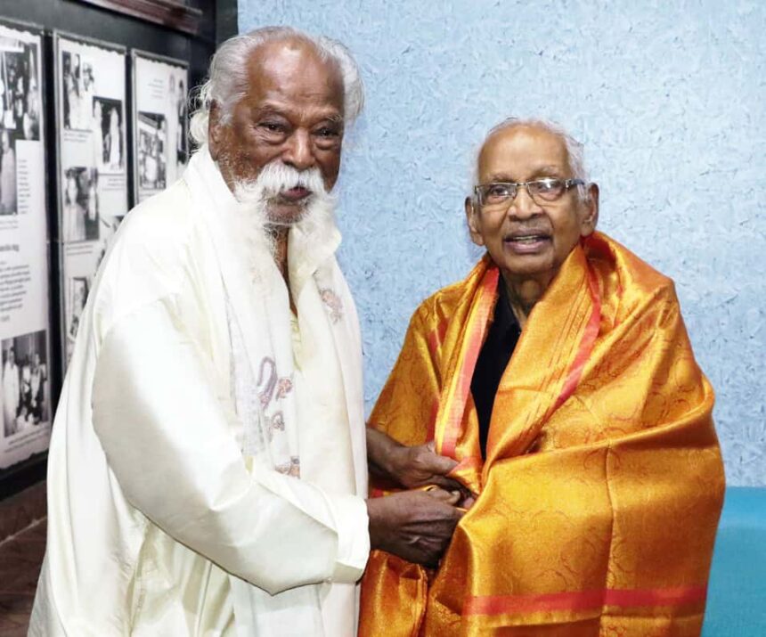 தமிழர் தலைவர் ஆசிரியர் கி.வீரமணி பெருங்கவிக்கோ வா.மு.சேதுராமன் சந்தித்து வாழ்த்து தெரிவித்தார் திராவிடர் கழகம்