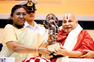 ஆசிரியர் விடையளிக்கிறார், ஞாயிறு மலர்