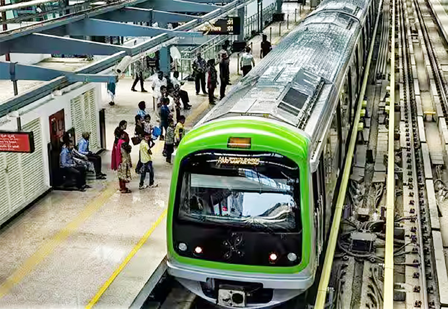 இளைஞர் அரங்கம்