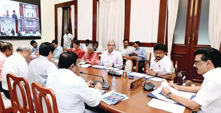 ஆசிரியர் விடையளிக்கிறார் ஆசிரியர் விடையளிக்கிறார், ஞாயிறு மலர்