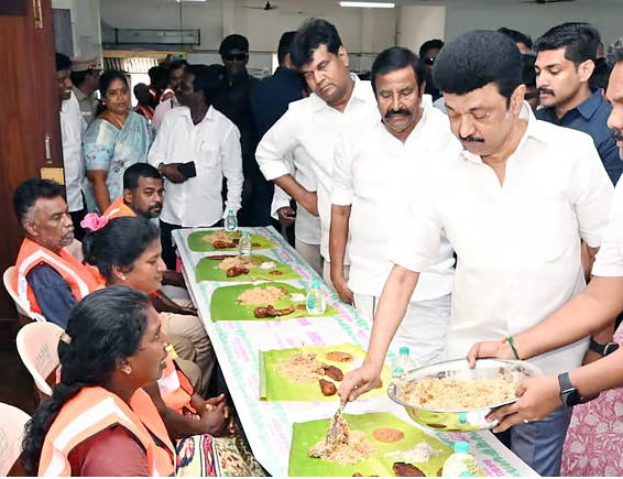 சென்னை மாநகராட்சி தூய்மைப் பணியாளர்களுக்கு 3 வேளையும் இலவச உணவு தமிழ்நாடு
