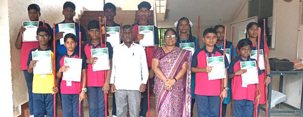 மாவட்ட அளவிலான சிலம்பப் போட்டியில் ஜெயங்கொண்டம் பெரியார் பள்ளி மாணவ - மாணவிகள் வெற்றி பெரியார் கல்வி நிறுவனங்கள்