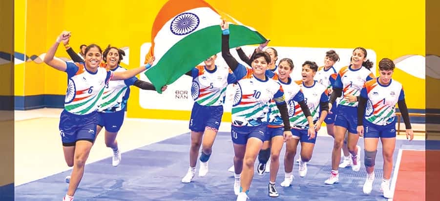 ஆசிரியர் விடையளிக்கிறார் ஆசிரியர் விடையளிக்கிறார், ஞாயிறு மலர்