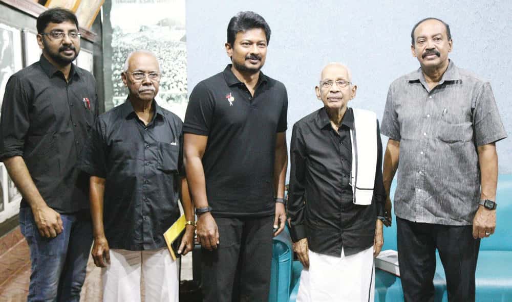 “காலத்தின் நிறம் கருப்பு சிவப்பு” புத்தகத்தின் தொகுப்பாசிரியர்களுக்கு தமிழர் தலைவர் வாழ்த்து! தமிழ்நாடு