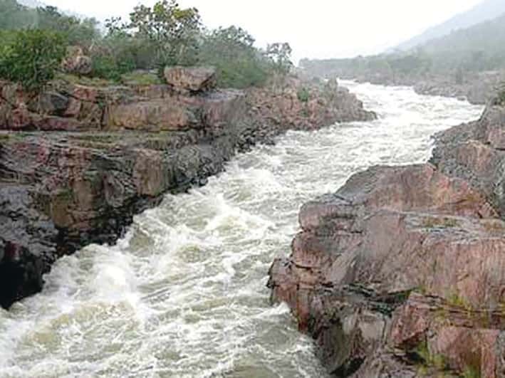 மேகதாது அணை கட்ட உச்சநீதிமன்றம் அனுமதி அளித்துள்ளதாக வரும் செய்தி உண்மை இல்லை அமைச்சர் துரைமுருகன் திட்டவட்டம்! தமிழ்நாடு