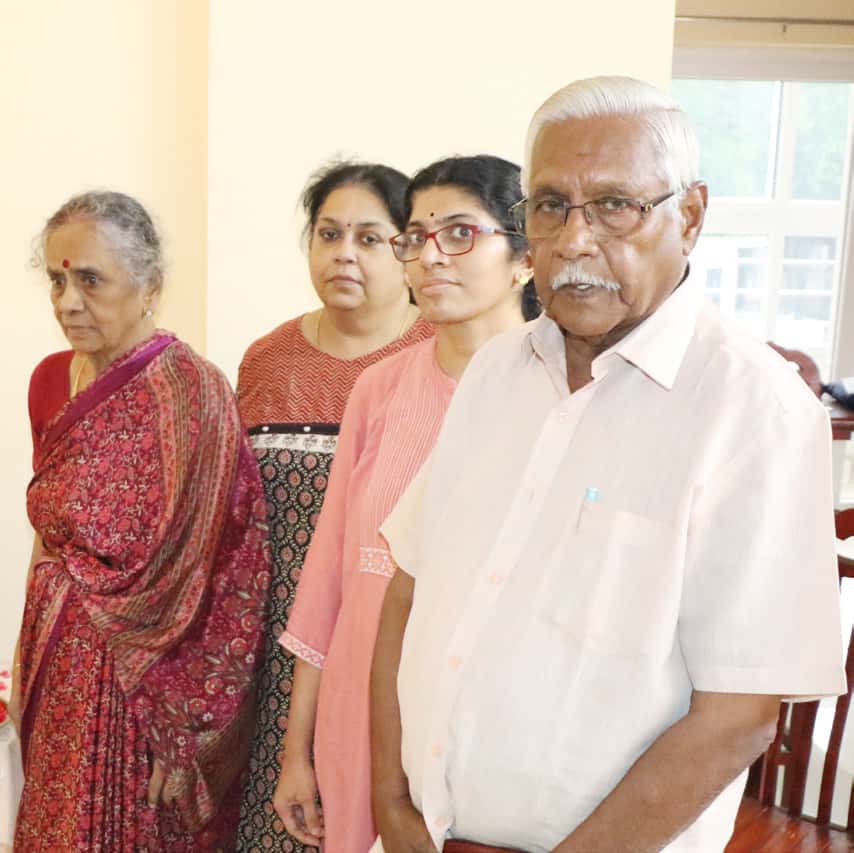 கவிப்பேரருவி ஈரோடு தமிழன்பன் படத்திற்கு கழகத் தலைவர் மரியாதை திராவிடர் கழகம்