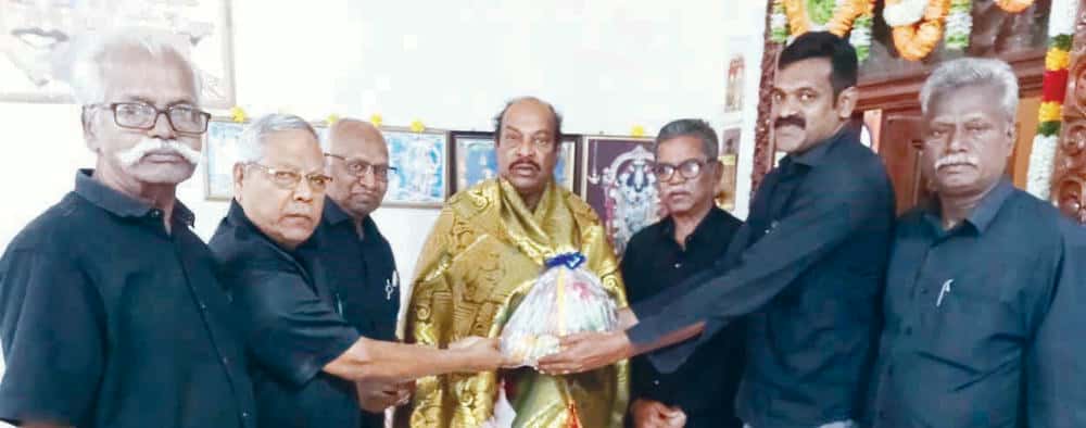 பெரியார் உலகம் நன்கொடை