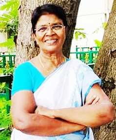 இறந்த பறவைகளைத் தேடிச் செல்லும் கிருபா நந்தினி மகளிர் அரங்கம்