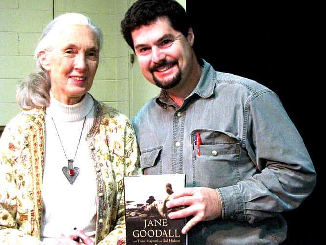 ஜேன் குட்டால் எனும் இயற்கையை நேசிக்கக் கற்றுத்தந்த பெண் மகளிர் அரங்கம்