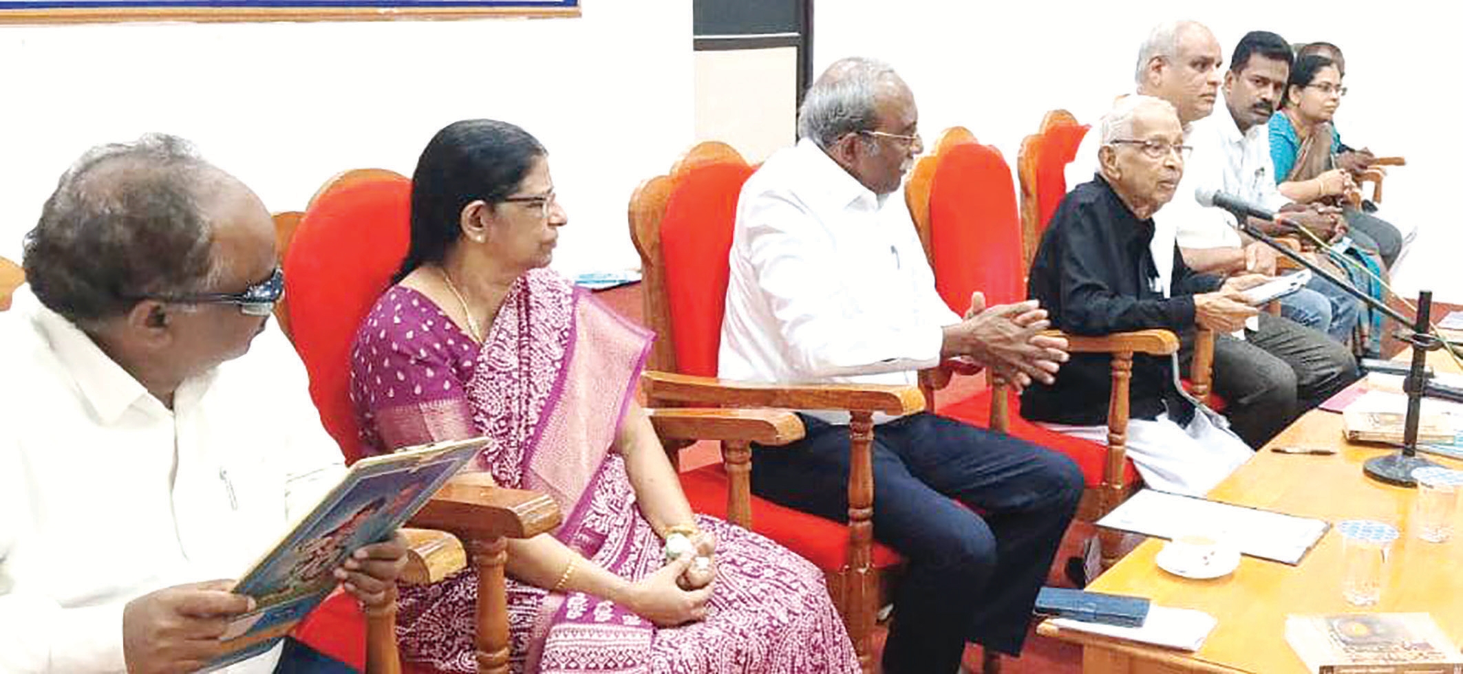 ஆசிரியர் உரை