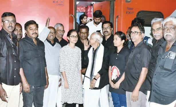 உற்சாக வரவேற்பு