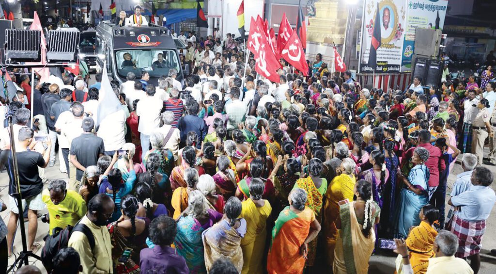 மகாராட்டிரா பா.ஜ.க. முதலமைச்சர் தேவேந்திர பட்னாவிசுக்கு கழகத் தலைவர் அதிரடிக் கேள்விகள்!