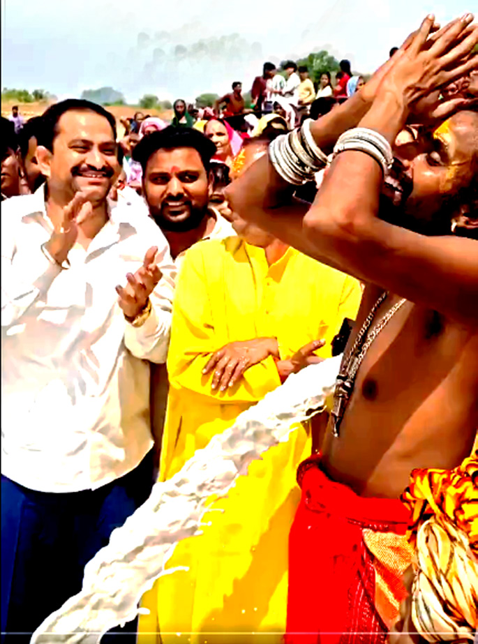 கட்டுரை, ஞாயிறு மலர்