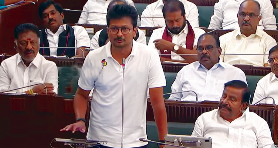 ஆசிரியர் விடையளிக்கிறார், ஞாயிறு மலர்