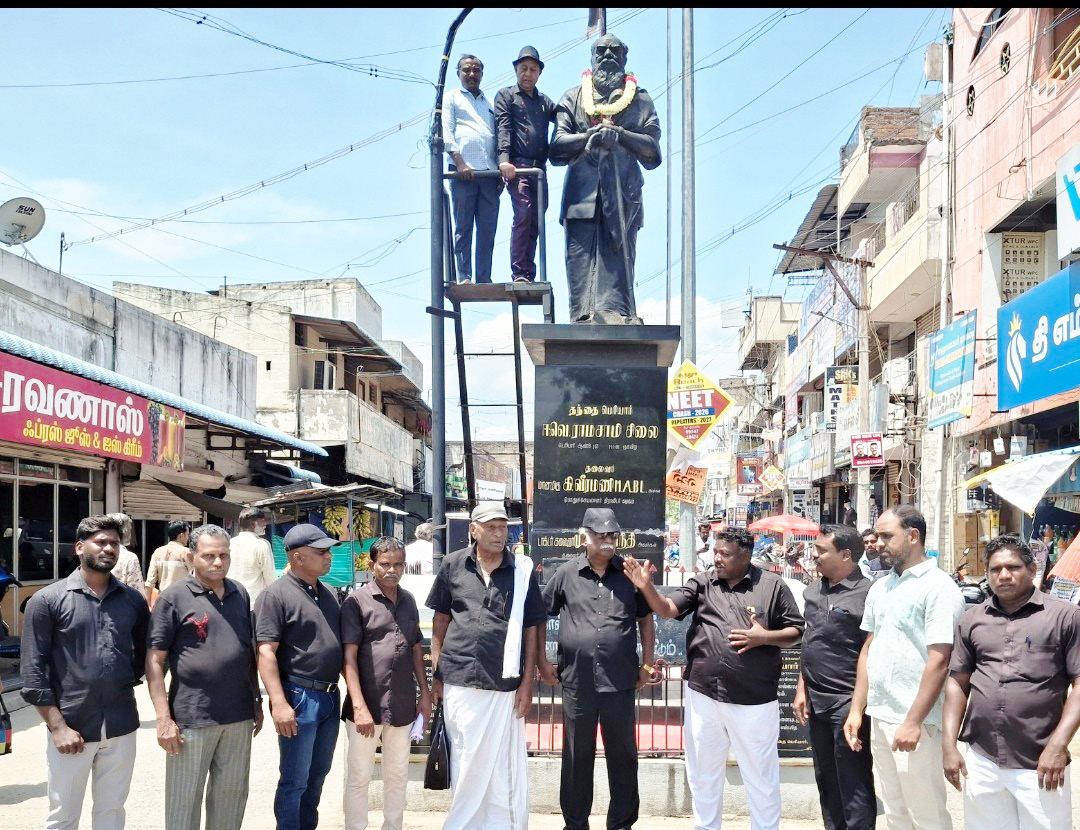 அன்னை நாகம்மையாரின் 93ஆவது நினைவு நாள் (11.05.2026) அன்னையார் படத்திற்கு மாலை வைத்து கழகப் பொறுப்பாளர்கள் மரியாதை