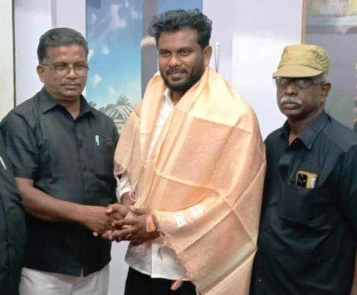 தி.மு.க. சட்டமன்ற உறுப்பினர்களை சந்தித்து தென்காசி மாவட்டக் கழகத்தின் சார்பில் தோழர்கள் பயனாடை திராவிடர் கழகம்