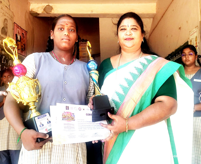 கராத்தே மற்றும் Abacus போட்டியில் பெரியார் மணியம்மை பெண்கள் மேல்நிலைப்பள்ளி மாணவிகளின் சாதனை! பெரியார் கல்வி நிறுவனங்கள்