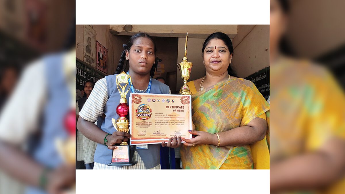 கராத்தே போட்டியில் பெரியார் மணியம்மை பெண்கள் மேல்நிலைப்பள்ளி மாணவியின் சாதனை