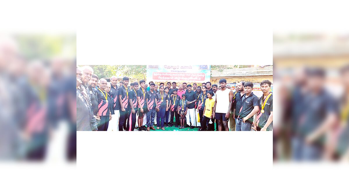 பெரியார் சிலை